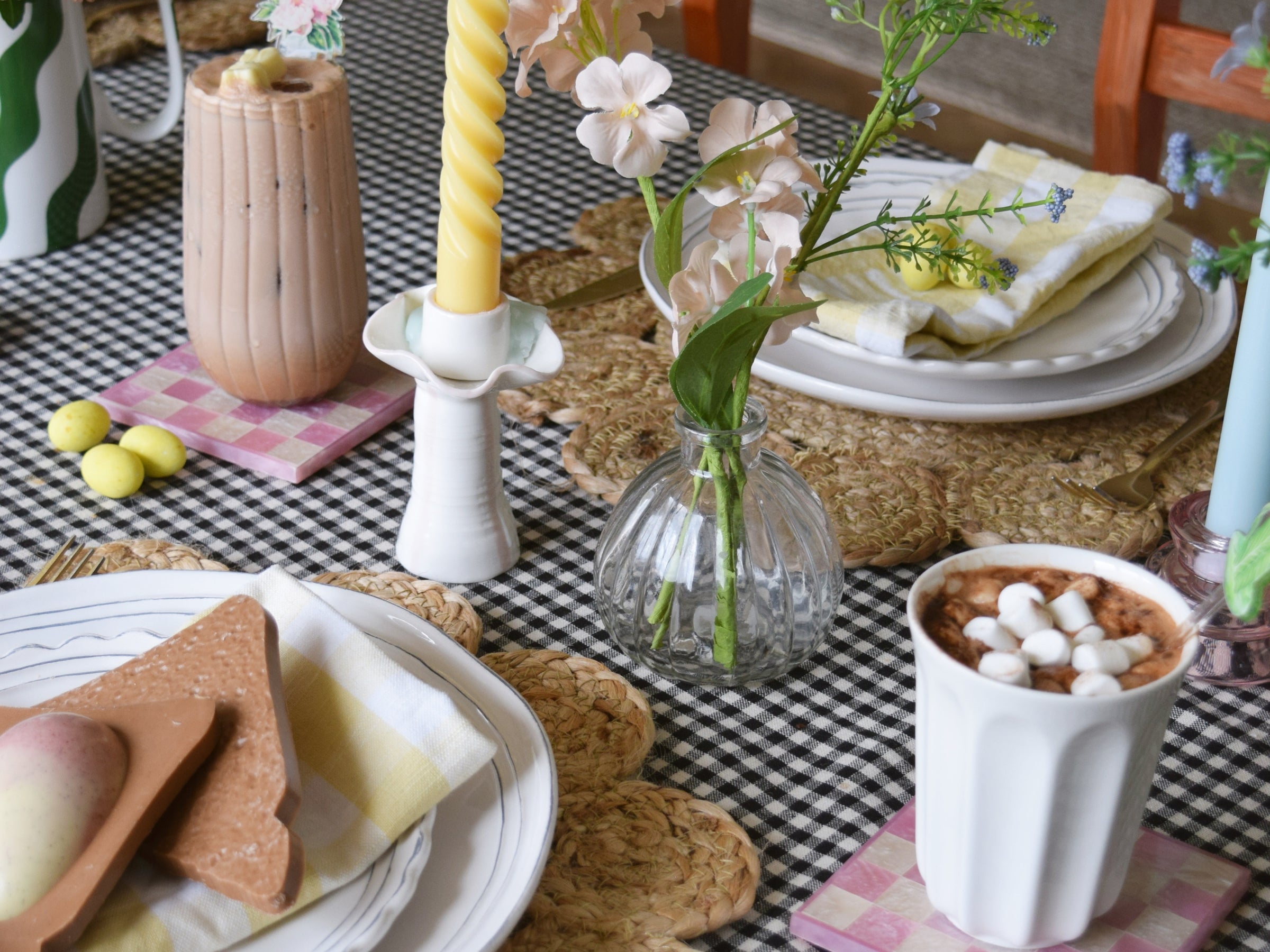 Easter Home Decor & Tableware