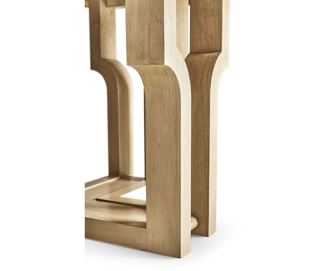 Cambrio Round Dining Table