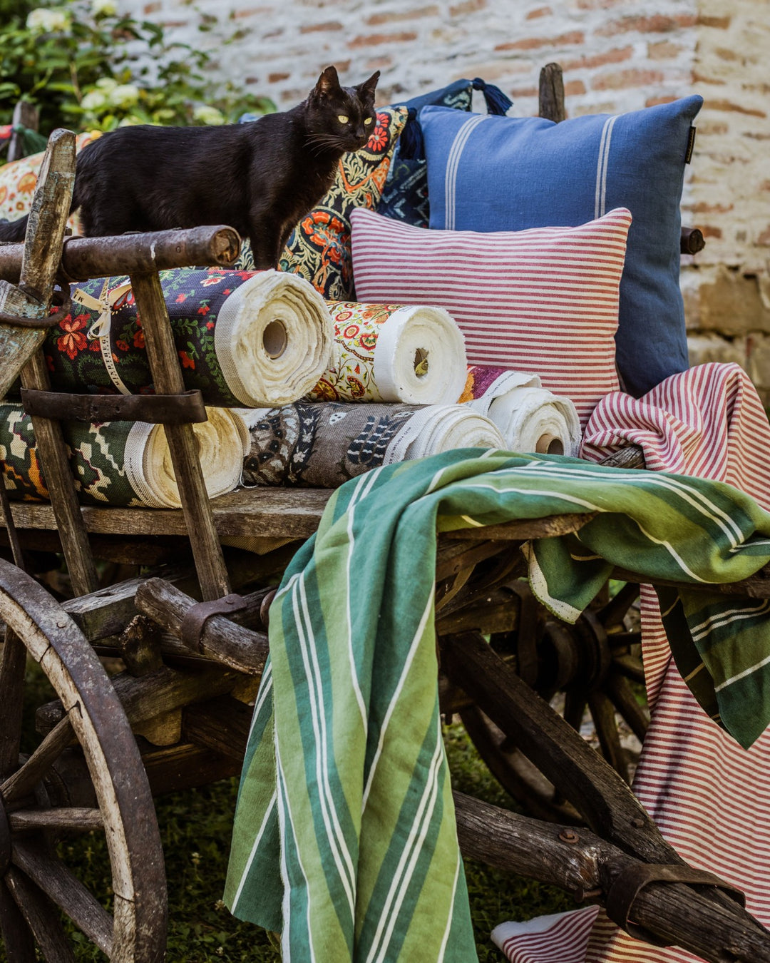 Szepviz Stripe Heavy Linen Fabric