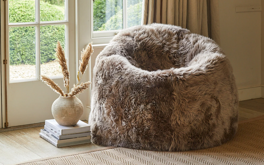 How to Decorate Your Living Room on a Budget