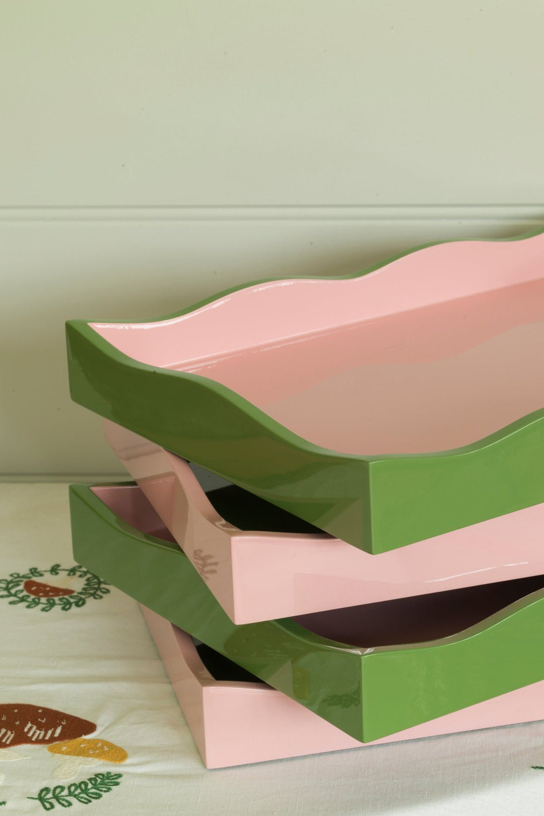 The Allegra Wiggle Tray - Pink & Green