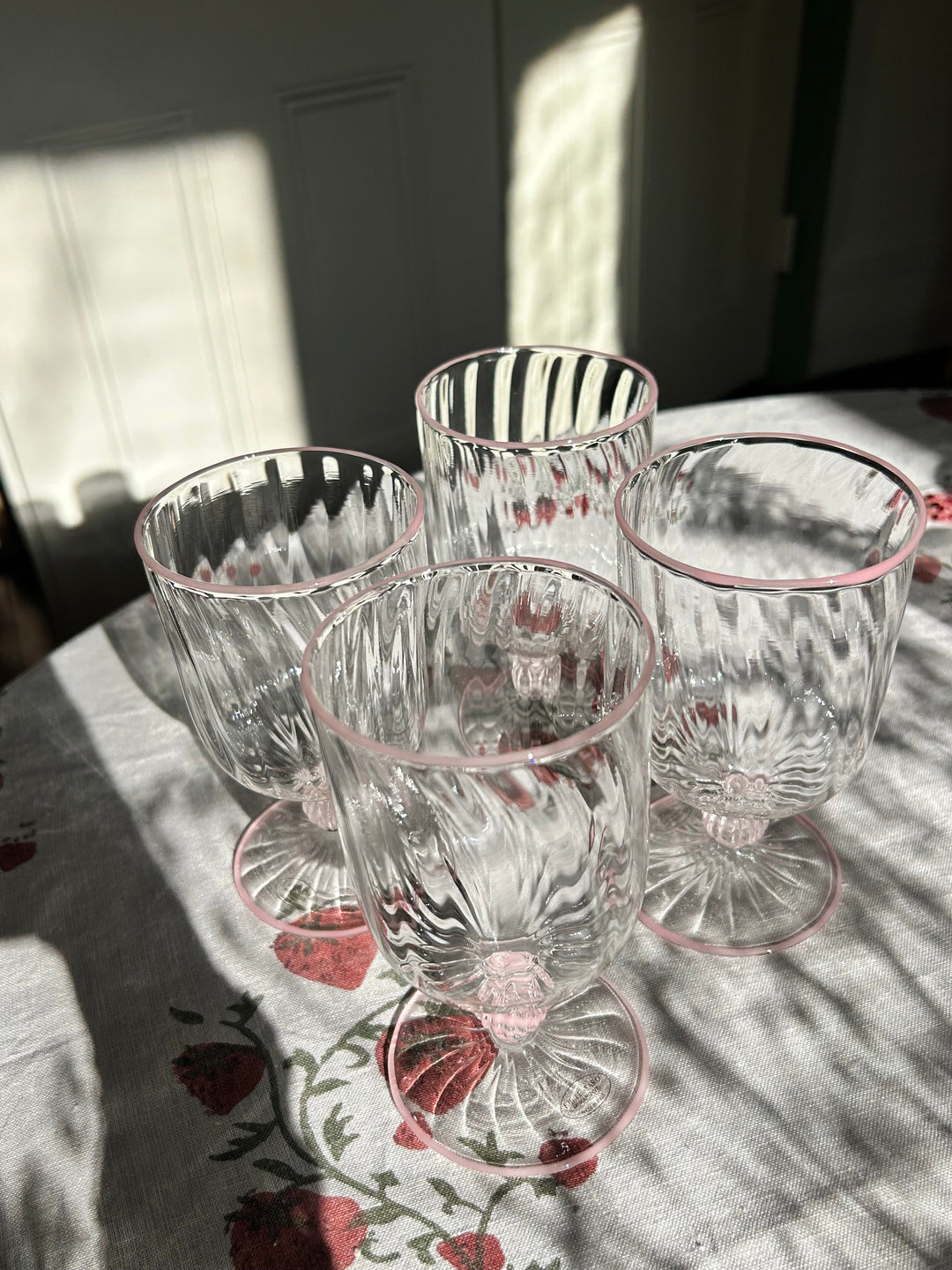 Handblown Venetian Wine Glasses - Pink