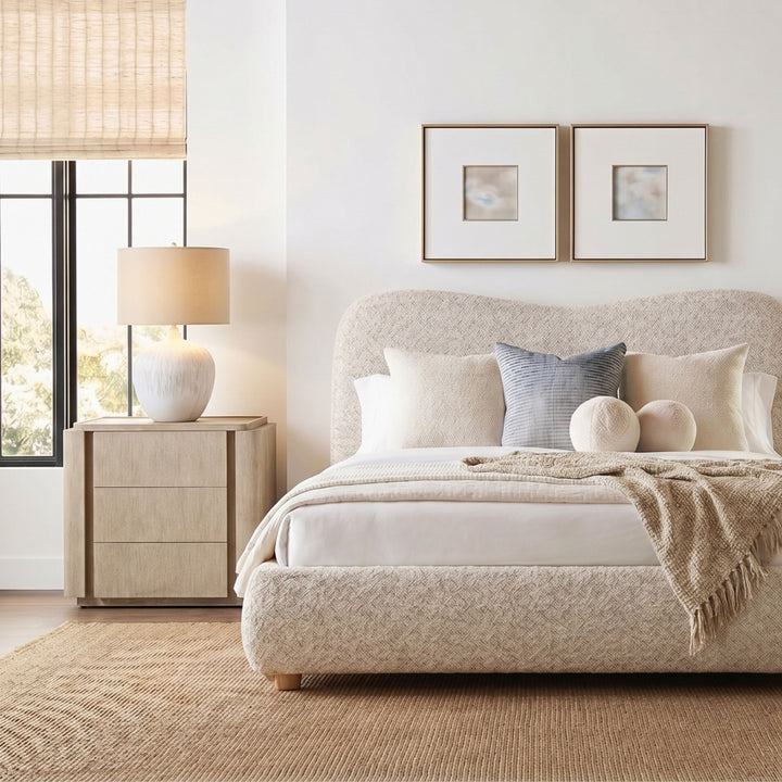Chadlington Curved Upholstered Bed
