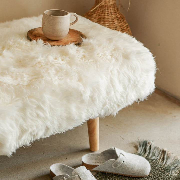 New Zealand Sheepskin Bedstool - White