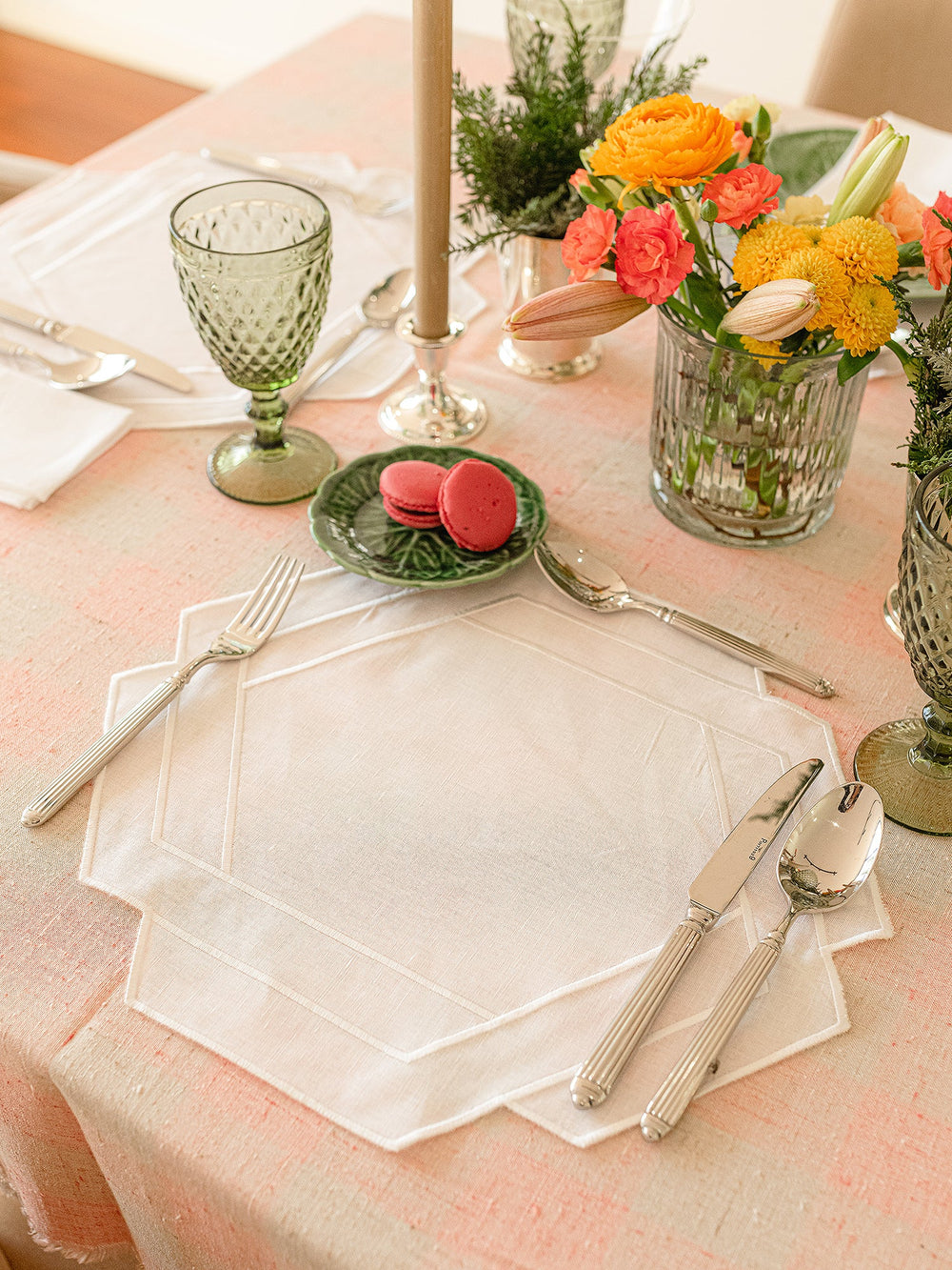 White Gio Linen Placemat, Spring Table Setting
